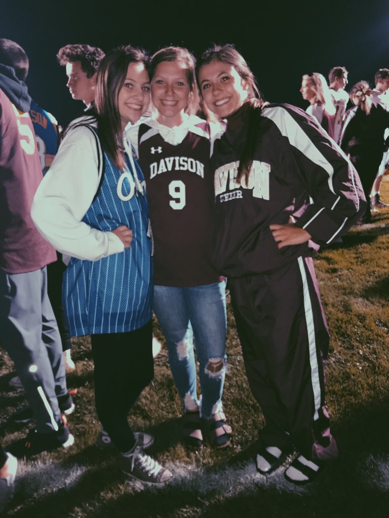 kennady_fox's tweet photo. @livilynn18 happy birthday girl hope you have an amazing day! Love you and miss you 💕 https://t.co/BhxbKoSuqO