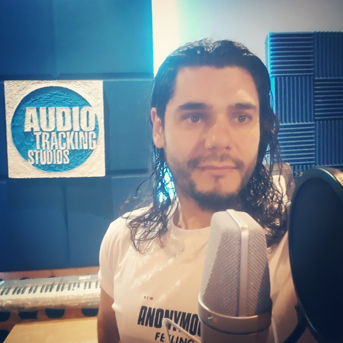 JuanKarlosMatta's tweet photo. #AyerTarde de #grabación en #Audiotrackingstudios con uno de los grandes de la #música #técnicodesonido #músico #creador #nuevotema #pintamuybien gracias por tu tiempo y este ratito JAntonio Espinosa, eres increíble, gracias
Seguimos sumando con @sursoundrecords  @juankarlosmatta https://t.co/QZBYeidk1Y