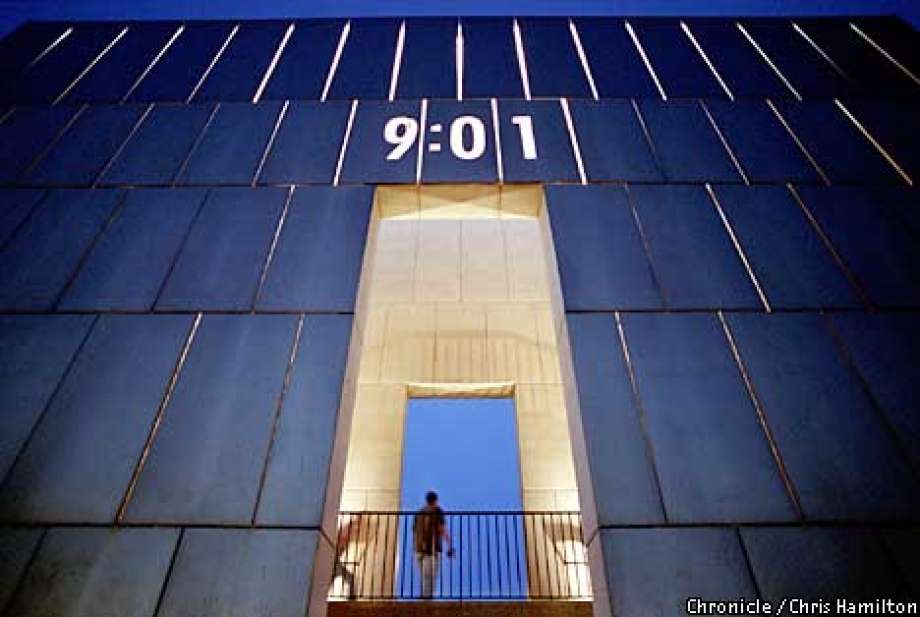 CoachDavidLeake's tweet photo. April 19th, 1995
Oklahoma City, OK

9:01 AM

A typical spring morning is taking place in a vibrant and growing city in the American heartland. All seems normal and well. 

But in just seconds, that would change forever and 9:01 would be last typical moment that day. https://t.co/kOth5ee1kd