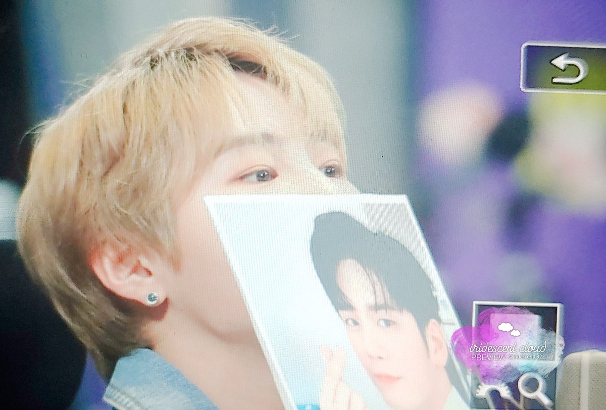 190418 아이돌라이브

😄

#하성운 
#HASUNGWOON 
#아이돌라이브
#BIRD