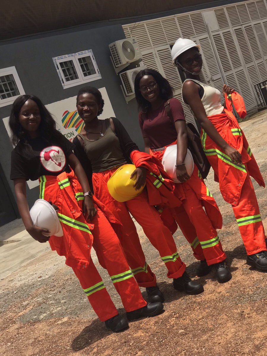 bmessknust's tweet image. Third year engineers during material testing lab.
Your #WCE
#EngineersAtWork
#BMESS_KNUST
