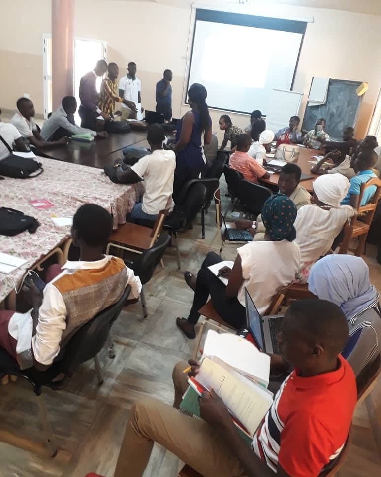 YESAlumniSN's tweet photo. #ThrowbackThursday On #GYSD2019 our #YESUR of Ziguinchor University @dadamaiga and members of the enterpreneurial club of the University organised a panel about enterpreneurship for 50 college students! Well done 🎉👏💪  #GYSD 
#KLYES #YESAlumni #ExchangeOurWorld #YESGYSD https://t.co/osBjmAjqDh
