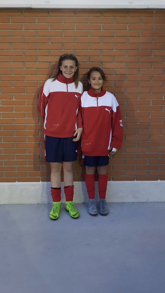 BoscoValladolid's tweet photo. Nuestras jugadoras Lucia Martínez e Itziar Rodríguez representarán a Castilla y León en el campeonato de España de selecciones sub-12 que se celebrará en Valencia del 1 al 3 de Mayo. 
Enhorabuena campeonas, os lo merecéis por vuestro grandísimo trabajo! 💪💙 https://t.co/dPfQhoe9K9