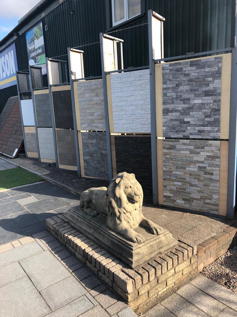 CraigBrooky's tweet photo. #Northwest Want to see how good the colours and textures are in #porcelain #cladding 🤔 Call in and see the range 👍 .@TalaseyGroup @Jewson #widnes #vitripiazza #italian #rok #mattoni #nerali https://t.co/59zyQMzUfW