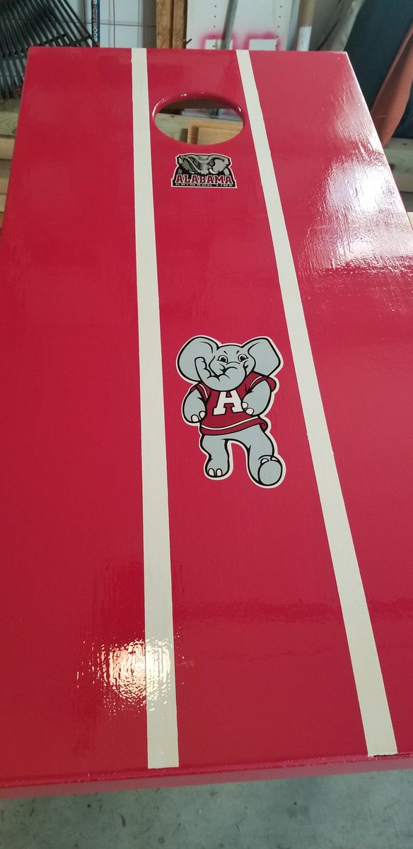 frozenbytes's tweet image. Last application of poly on my boards.  another 48 hours before game time