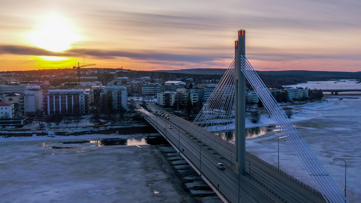 The city of Rovaniemi situated in the Finnish Lapland, has excellent shopping and eating experiences to offer for all visitors year-round. We put together a list of 15 things you should not miss when visiting the arctic city 👍🌉😃 laplandnews.com/featured/top-1…