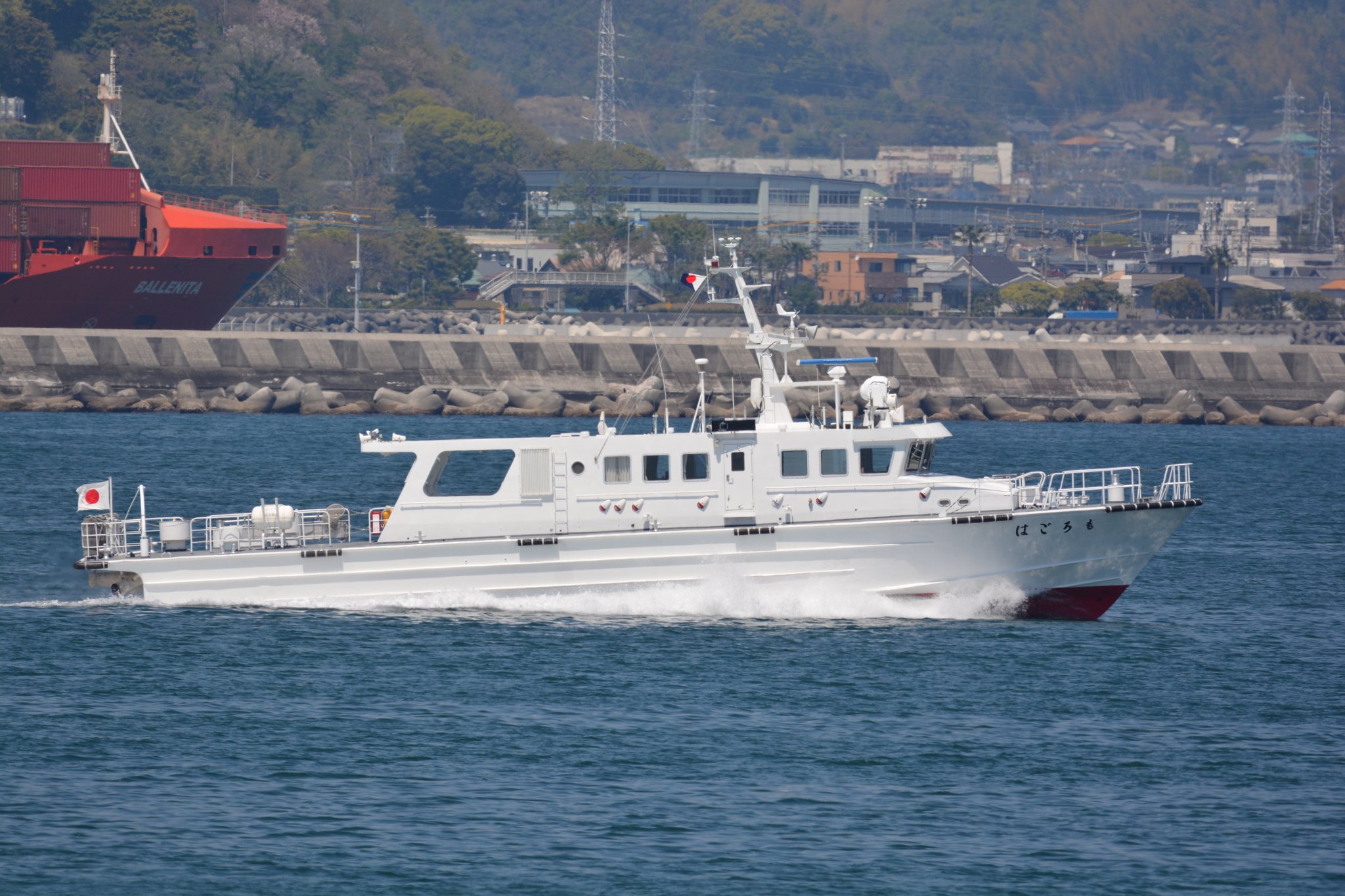 Twitter 上的 こーよー 清水港で働くお船たち 静岡県警察清水警察署水上交番 警備艇 するが 名古屋税関清水税関支署 広域監視艇 はごろも パイロットボード 第六パイロット タグボート 興津丸 T Co Zlcswlw6tb Twitter
