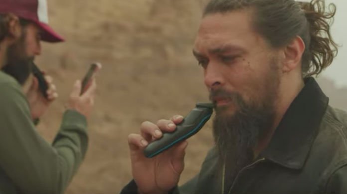 ComicBook's tweet photo. Jason Momoa shaves off his beard for a good cause. #Aquaman #GameofThrones 
https://t.co/jX1Q73oDqO https://t.co/8a6XTCusNz