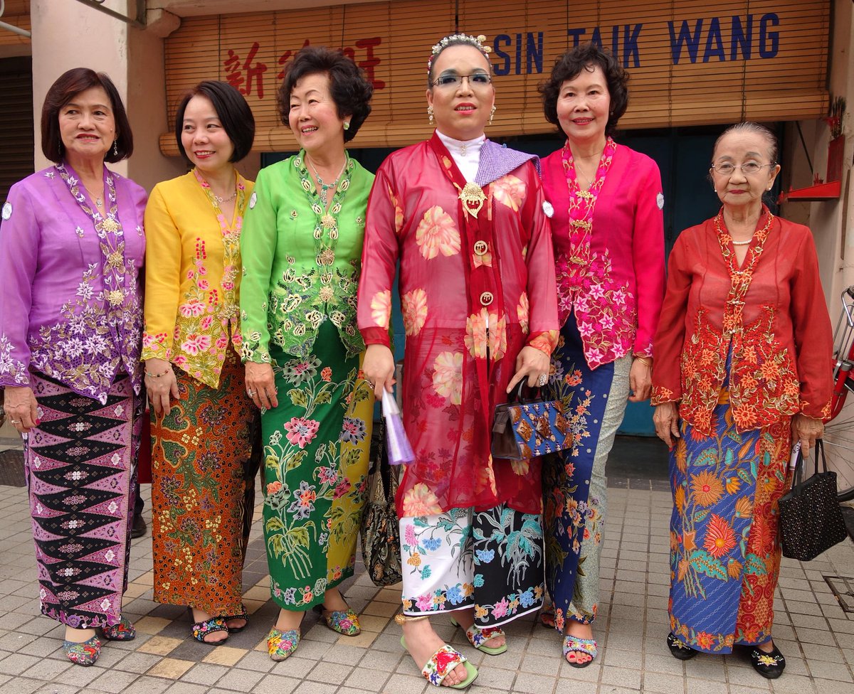 Малайзия женщины. Национальная одежда Малайзии. Национальная одежда Индонезии. Китайцы в Малайзии. Малайзия одежда женщин.