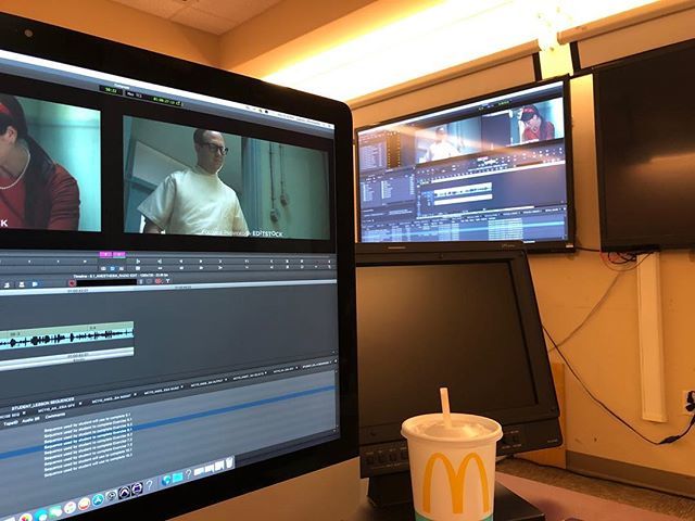 Chris_Said_it's tweet photo. My timeline and the teachers. Well, actually the lesson's timeline. I didn't make this. ///
#avid #mediacomposer #avidmediacomposer #videoeditng #postchat #photo #pic #filmschool #tennessee #editstock #pstcc #pscc #pellissippistate https://t.co/wOA6fsgeuJ https://t.co/MCpKKhoK9E