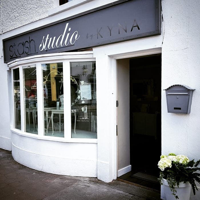 NEW STOCKIST // Absolutely over the moon to welcome Kyna to our family, she's a very talented designer who has decided to stock some of our beautiful handmade bridal accessories in her studio in Co Meath

#ireland #independentretailer #shopsmall