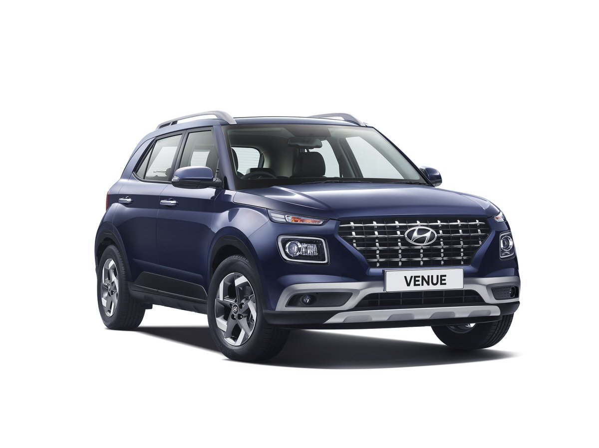 arunchangrani's tweet photo. First Made-in-India Connected SUV unveiled #HyundaiVenue @htcity @htTweets @HyundaiIndia #Venue
#car #carlove #cars #carlike #love #luxury #luxurylifestyle #newcar #carsofinstagram #dreamcar #new #instacar #carlifestyle #automotive #carstagram #drive #hillstation https://t.co/d9U4tTX0QC