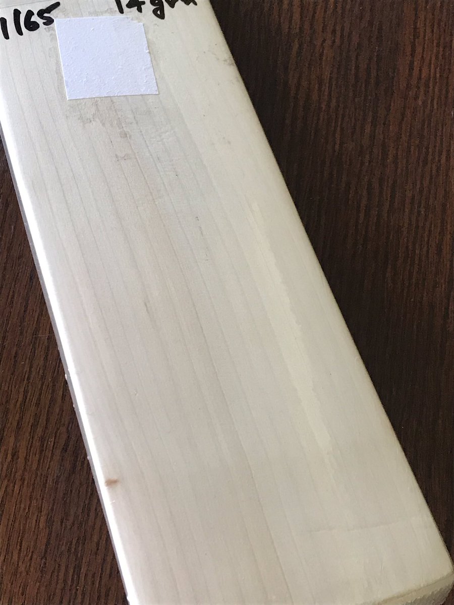 Allthegear99's tweet photo. Another beast of a bat! The MRF Chase Master as used and endorsed by Virat Kohli himself. Stunning piece of willow, lovely grains, sublime pickup and an exceptional ping. 

Price: £384.99
Weight: 2lb 9oz

#bestbats #cricket #kingpings #prowillow #mrf #tcs #thecricketshed https://t.co/Zzk5Y5Ve0w