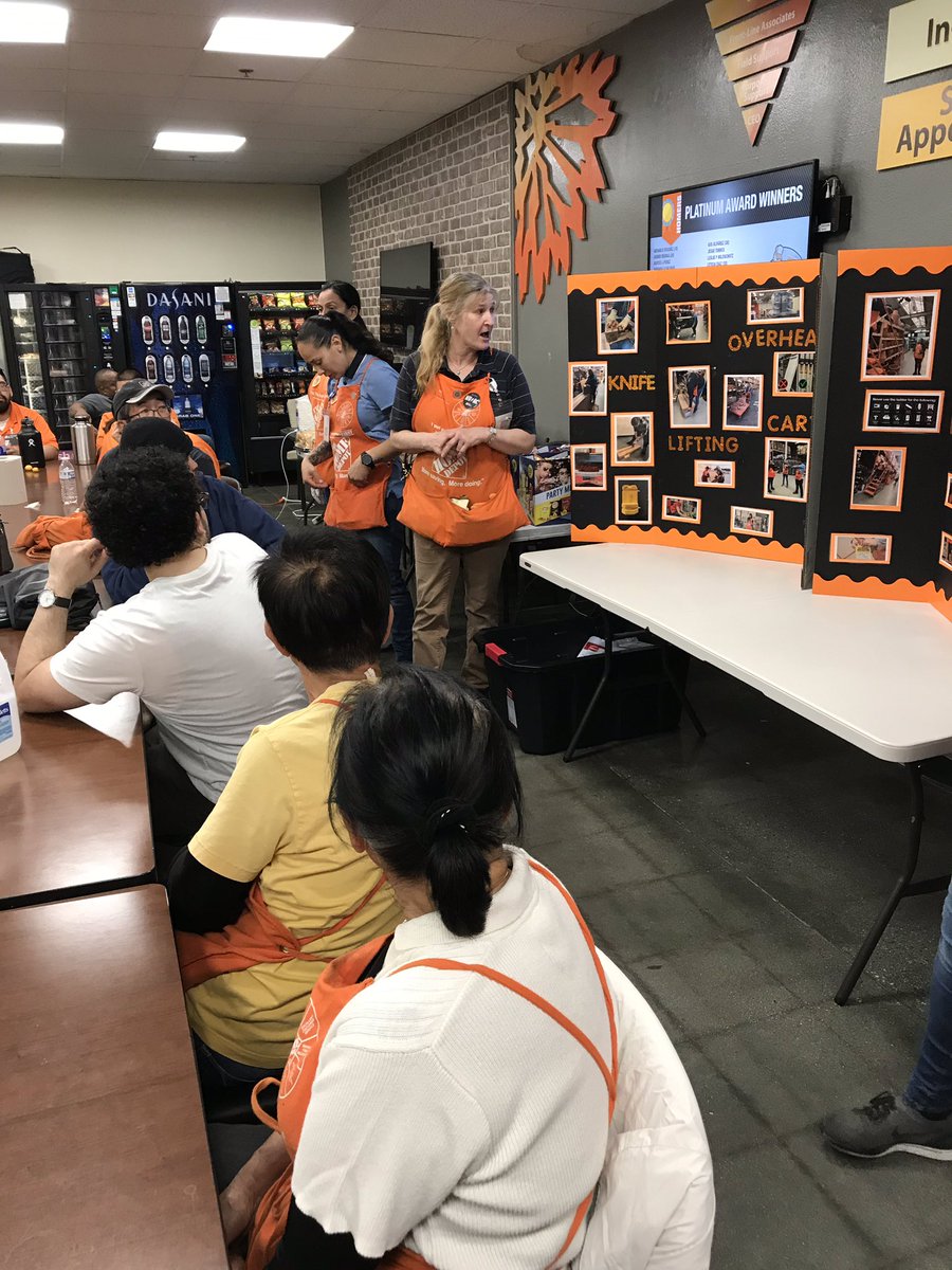 DavidHoyTHD's tweet photo. Great Job to our 6610 DS Team in kicking off Safety Awareness Week to the #1 Freight Team after Late Night Same Page! @jesse_moran10 @juanitaajackson @lupeadiaz @SarPrez @Ambermedina6610 @6610Homedepot https://t.co/uhwee0fLOk