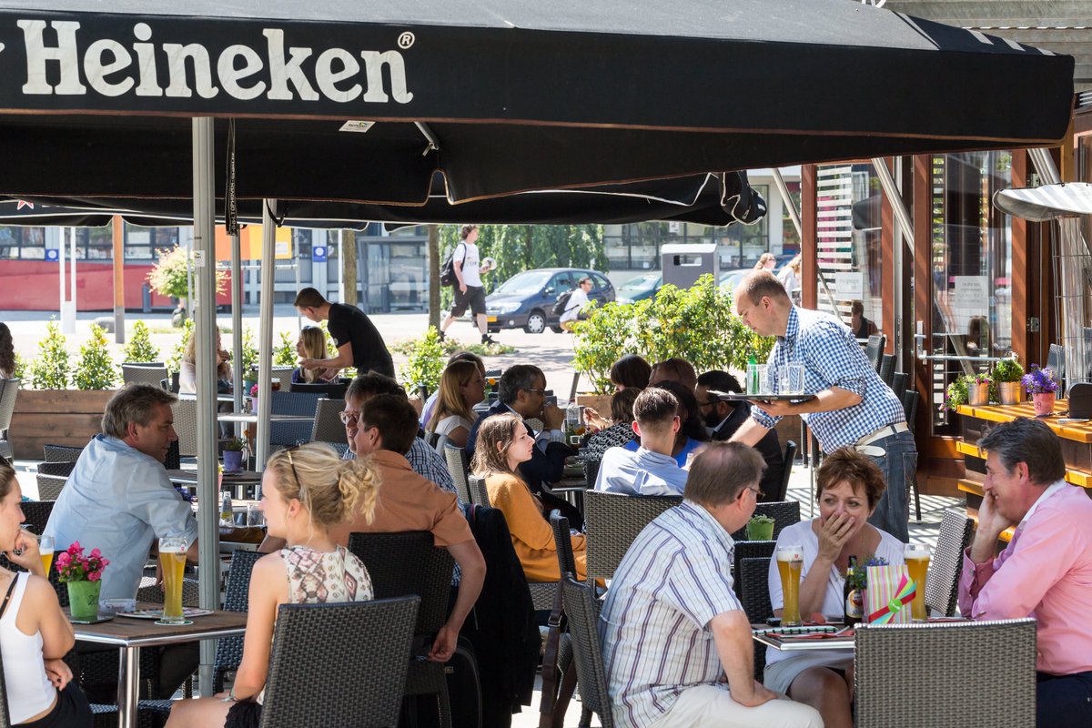 Aankomende vrijdag en maandag is The Basket gesloten in verband met Goede Vrijdag en Pasen. Dinsdag zijn wij gewoon weer open en kan er genoten worden van de zon op ons terras. Wij wensen je alvast een fijn en zonnig paasweekend toe! 🐣