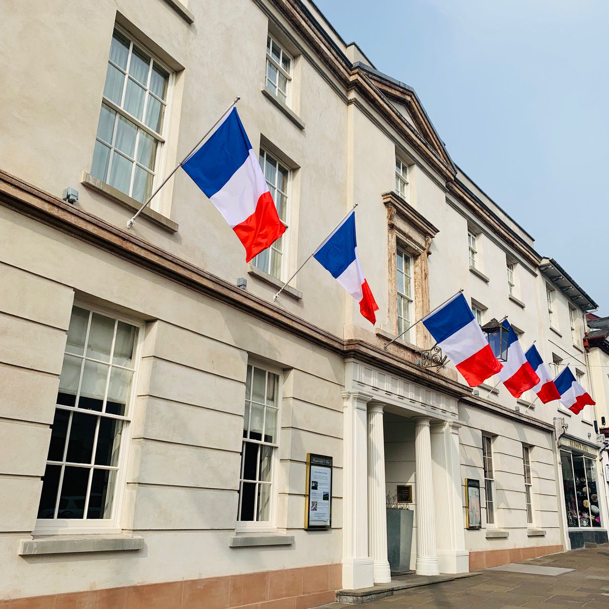 The French flags are flying to mark the 30th anniversary of the twinning of Abergavenny with Beaupreau. Celebrations are taking place in town over the Easter weekend.
#TwinTowns #Abergavenny #beaupréau #VisitMonmouthshire #VisitAbergavenny #VisitBreconBeacons #frenchflag🇫🇷