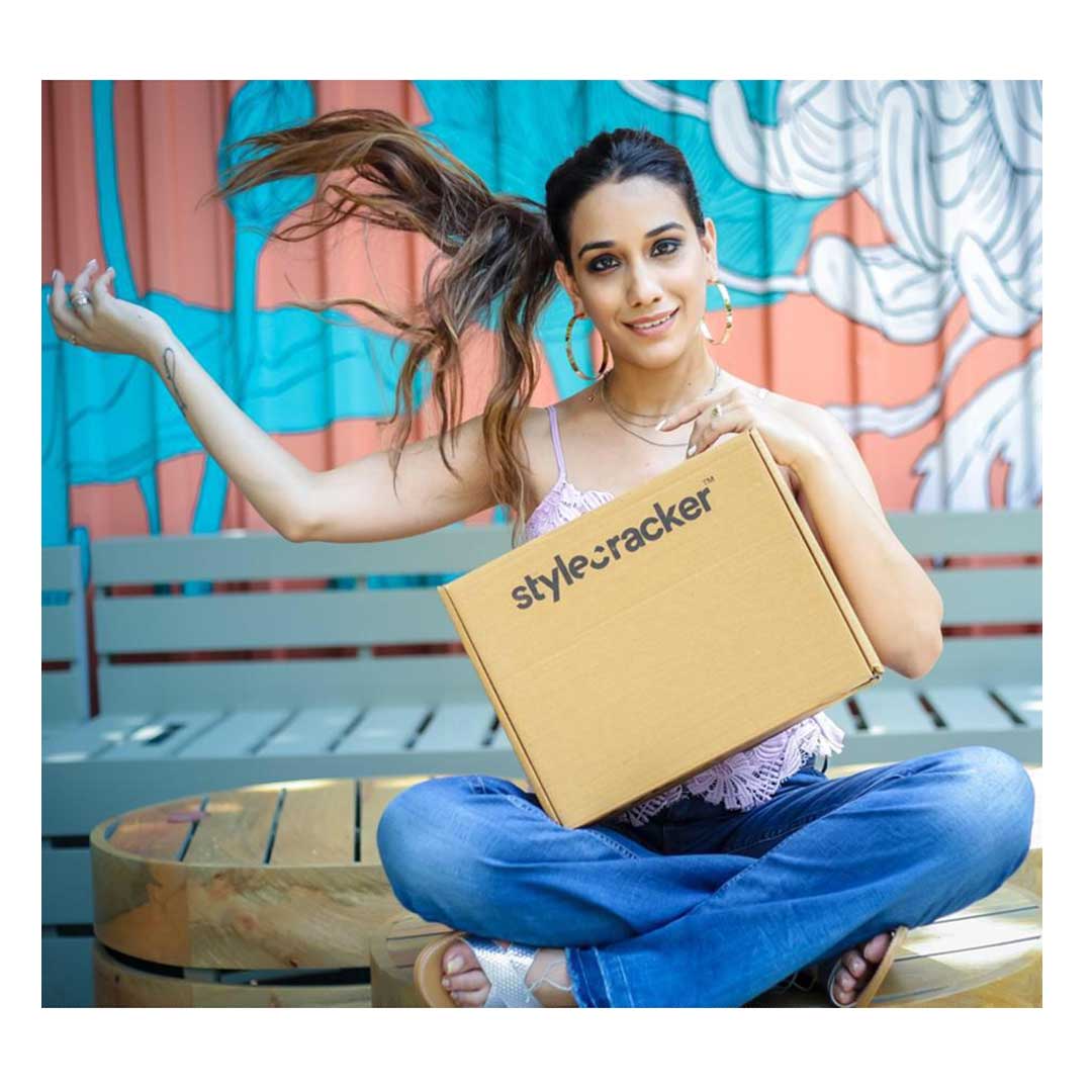 Style_Cracker's tweet photo. Fashion influencer, Natasha Irani loved everything she got in her #SCBox! Stay tuned, she'll be sharing her review soon. In the meantime, you can order your box right here: https://t.co/CcztSgKX2N https://t.co/YJs89lGcXO