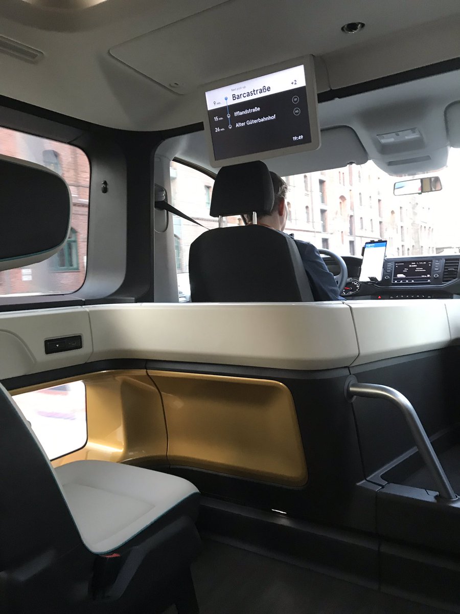 hkdre's tweet photo. Erste Fahrt mit MOIA gehabt. Tolles Design, netter Fahrer und überpünktlich! Definitiv einen Stammkunden gewonnen @MOIAmobility https://t.co/tOMTEMuV9r