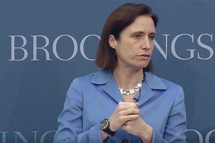 ARTEM_KLYUSHIN's tweet image. Спецпомощник президента США @realDonaldTrump посетила Москву «для консультаций» 😉

Специальный помощник президента США, директор Департамента по Европе и России Совета национальной безопасности Фиона Хилл посетила Москву для консультаций.