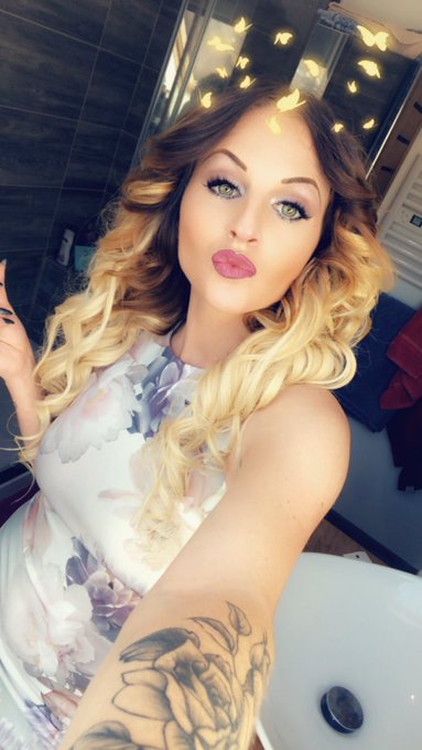 Bonne journ&eacute;e &agrave; tous avec ce beau soleil ☀️😍.   @mathdxhadix @Rickvegas34 @toniiolovee @Anaislatouroff<a href="/tag/actress"class="tags"><span>#actress</span></a><a href="/tag/sexy"class="tags"><span>#sexy</span></a><a href="/tag/ink"class="tags"><span>#ink</span></a><a href="/tag/unicorn"class="tags"><span>#unicorn</span></a><a href="/tag/flower"class="tags"><span>#flower</span></a><a href="/tag/rt"class="tags"><span>#rt</span></a><a href="/tag/tatoo"class="tags"><span>#tatoo</span></a>