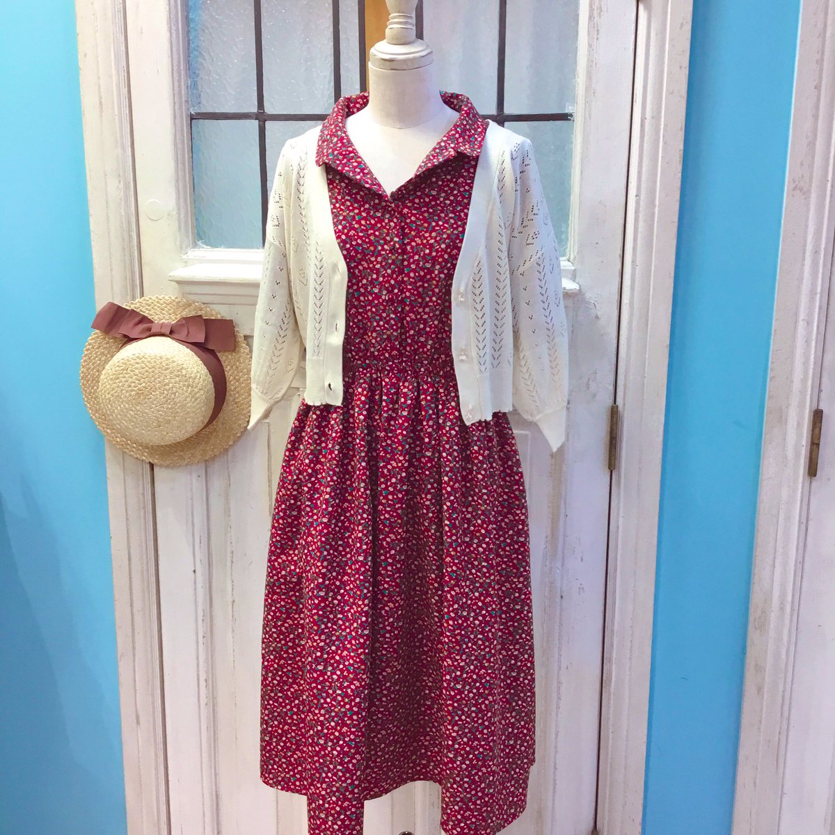 F I N T近鉄パッセ店 على تويتر 本日の人気コーデ ワンピースは1枚でコーデが決まるので お洋服が必要な大学生さんに とっても 人気です W 小物はブラウン系で合わせて ナチュラルな雰囲気に フィント 近鉄パッセ オススメコーデ