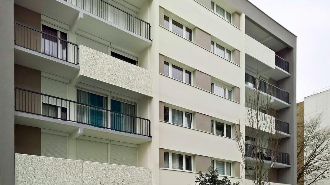 AparisClimat's tweet photo. ￼Prix Spécial du Jury 🏆🏅Félicitations à la Copropriété Hélène Boucher à Sevran ! #CoachCopro #ForumCopro @Construction21F 
👉 23 logements, un gain énergétique de 64% après travaux et une revalorisation de l’aspect architectural de sa façade ! https://t.co/iGONFS2r2l https://t.co/8PRHdeTQZq