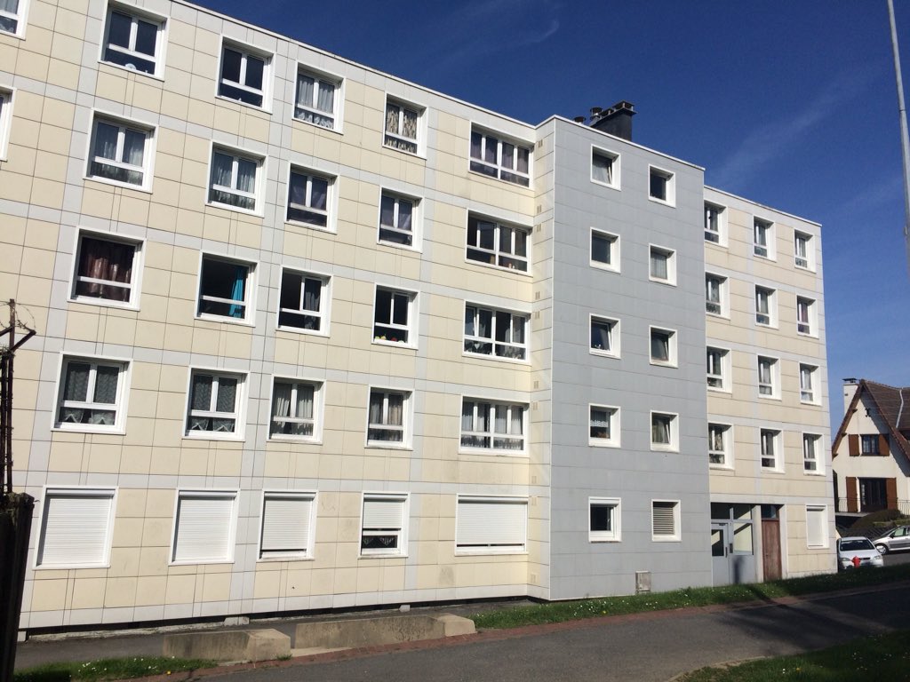 SEM Urbavileo/Habitat du Littoral (@hdl_bsm) on Twitter photo « Chantier Jeunes Citoyens » de <a href="/aggloboulonnais/">CA du Boulonnais</a> au 79, av Ch de Gaulle à <a href="/Ville_Boulogne/">Boulogne-sur-Mer</a> où 16 jeunes (12-15 ans) du CAJ d’Hesdin l’Abbé et de l’Espace Maes rénovent les parties communes pour le confort de nos locataires #hlm #logementsocial #solidarite « Chantier Jeunes Citoyens » de <a href="/aggloboulonnais/">CA du Boulonnais</a> au 79, av Ch de Gaulle à <a href="/Ville_Boulogne/">Boulogne-sur-Mer</a> où 16 jeunes (12-15 ans) du CAJ d’Hesdin l’Abbé et de l’Espace Maes rénovent les parties communes pour le confort de nos locataires #hlm #logementsocial #solidarite