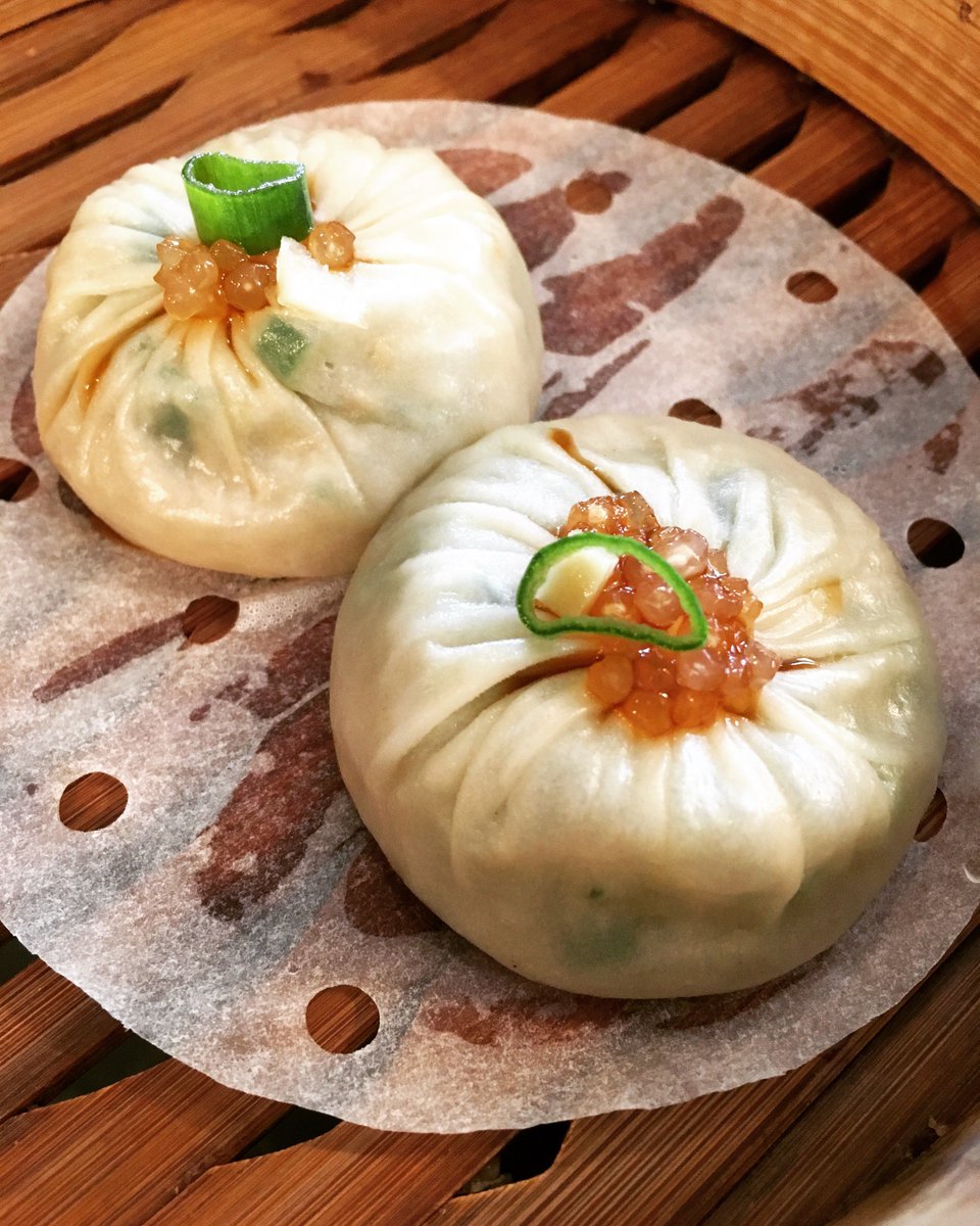 Yippielovesfood's tweet photo. #awong XLB was heavenly. The basket is unveiled in front of you with a gush of steam hurtling into the open. Your heart skips a beat with the anticipation of the liquid joy seeping out as you bite into the dumpling with its insanely thin wrapper. You can even see the soup inside. https://t.co/JjQcOGFgSG