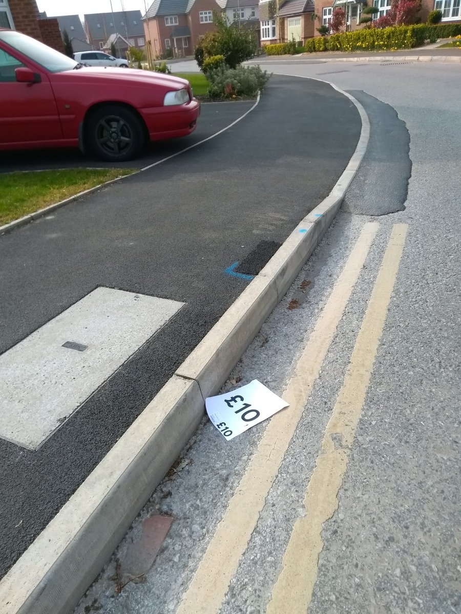 Natty_leeeee's tweet photo. @TescoPrestwich I found something that belongs to you. The mess behind your Prestwich store is awful, please sort it out. https://t.co/wzLyg1BbtR