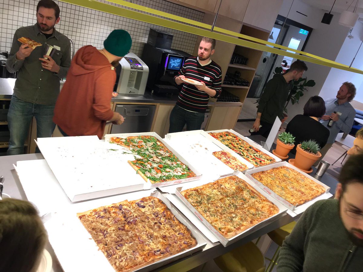 plainconcepts's tweet image. ¡Ayer tuvo lugar el primer meetup en nuestras nuevas oficinas en #Frankfurt! 🇩🇪🙌 Arrancamos con @CKGrafico dirigiendo una sesión sobre #VueJS y con el cartel de aforo completo. ¡Gracias a todos por asistir! Esto sólo acaba de empezar 😉 #vuejsfrankfurt