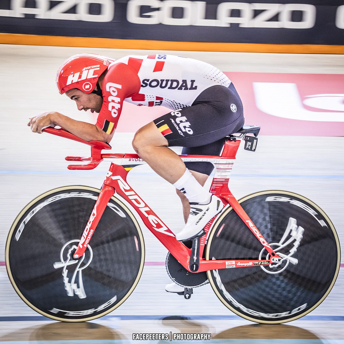 vittoriatyres's tweet photo. 😎😎@VictorCampenaerts @Lotto_Soudal 🏆🏆 UCI HOUR RECORD with #VittoriaPista #PoweredByGraphene: https://t.co/w02aBA2nSZ…/tires/road…/road-tires-track.html
#BehindCyclists https://t.co/NPKxwoIQm5