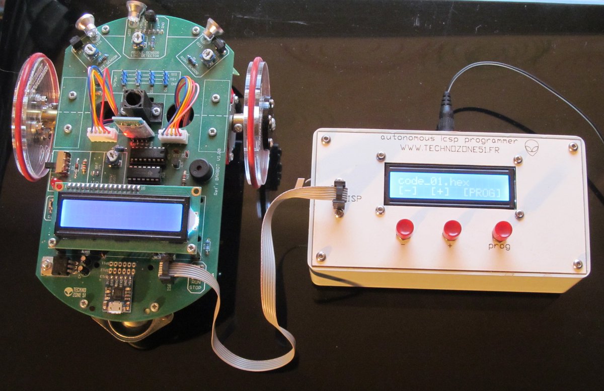 technozone51's tweet image. Le programmateur autonome @technozone51 pour #arduino est enfin terminé. Plus besoin de PC pour programmer les fichiers hex dans l&apos;arduino. Jusqu&apos;à 256 fichiers peuvent être stockés sur la carte SD. Trop pratique pour uploader les #bootloader par exemple ...