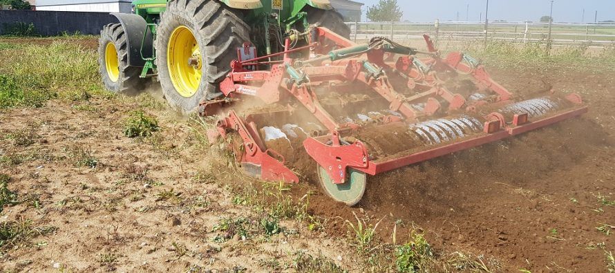 MassimilianoG73's tweet photo. Ecco quanto si risparmia con le #LavorazioniConservative e l' #AgricoltudaDiPrecisione https://t.co/a8VHhz7hkE #AgTech #AgriTech #SmartFarming #PrecisionFarming #DecisionFarming #InternetOfFarming https://t.co/tdZv7Bezsk