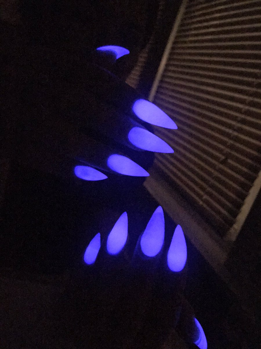 glonailss's tweet photo. Three weeks later ! very little growth and now here she is a fill in with the #nutwhite #nails #claws 🤪 @ShowYourClaws 🔥‼️🔥‼️🔥 https://t.co/8P0WalkZov