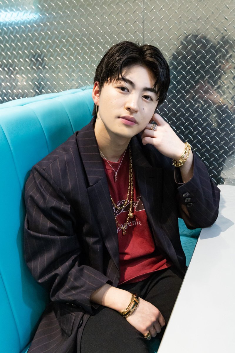 fashionsnap's tweet photo. GENERATIONS from EXILE TRIBEの佐野玲於さんがオープンに先駆けて「ティファニー＠キャットストリート」に来場。プライベートでもティファニーのジュエリーを愛用しているそうです。
https://t.co/pLGFBY38fl
@sanoreofficial https://t.co/uOQQ6j8Jqw