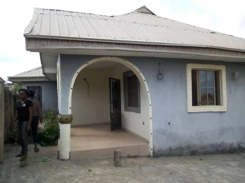 zalasoft's tweet photo. UP FOR SALE
3 Bedroom Flat on a Half Plot of Land.
LOCATION: Ondo Road.
DM FOR MORE INFORMATION.
#AkureRealEstate #Akurecity #AkureTwitterCommunity #AkureHowFar #OndoTwitterCommunity #Tweaster https://t.co/AEwX2fOARE