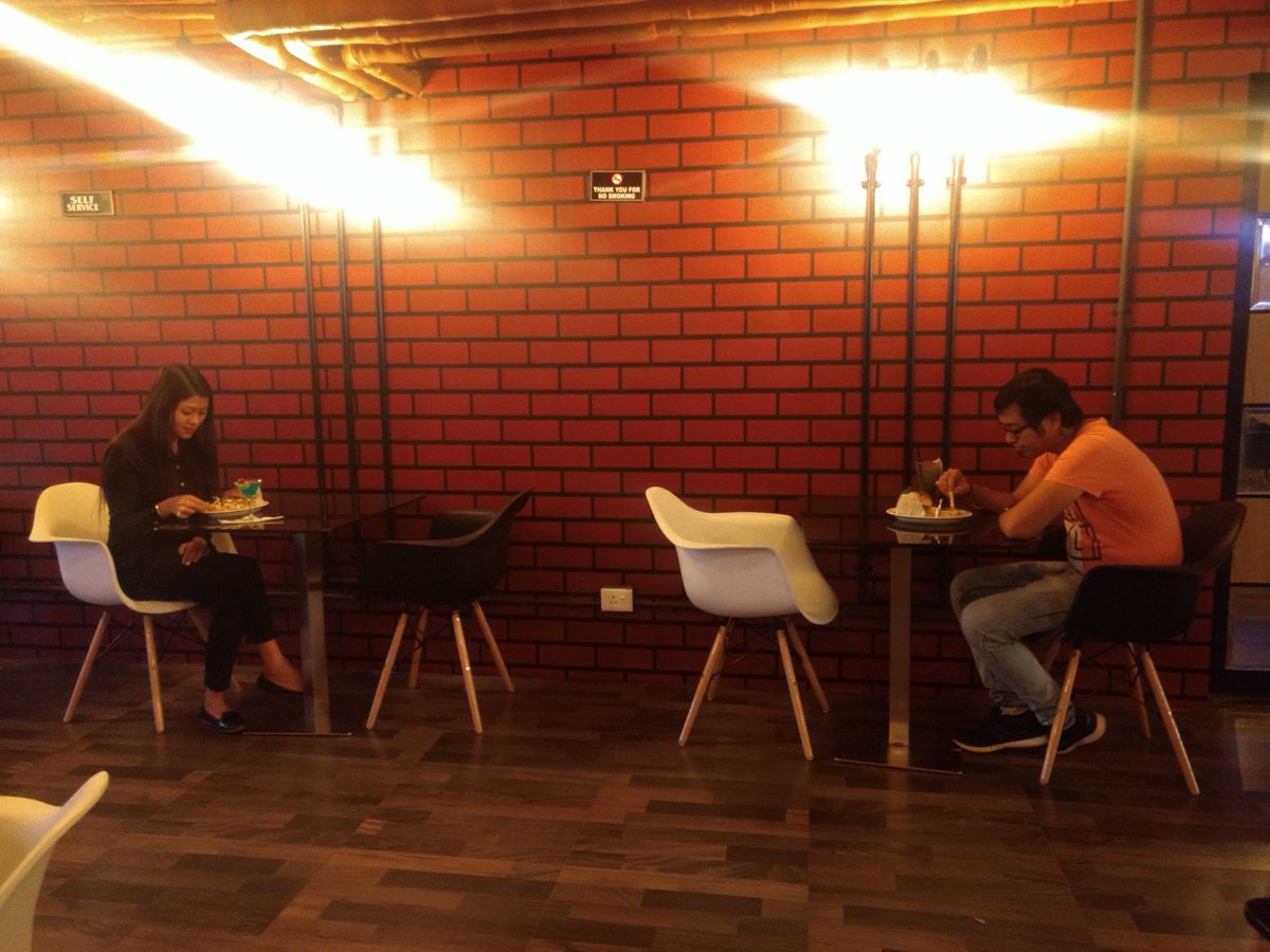 _BeerClub's tweet photo. #BeerClub: An Ideal #AddaJoint For Individuals &amp; Families In #Siliguri

We Have Cool Arrangements To Make You Feel Comfortable This Summer. You Can Enjoy Your Time With Our Delicious #Food &amp; #Mocktail Offerings. 

Visit Us @ #CosmosMall Now!!

#ComfortableAddaJointSiliguri https://t.co/tMaDwOVtv6