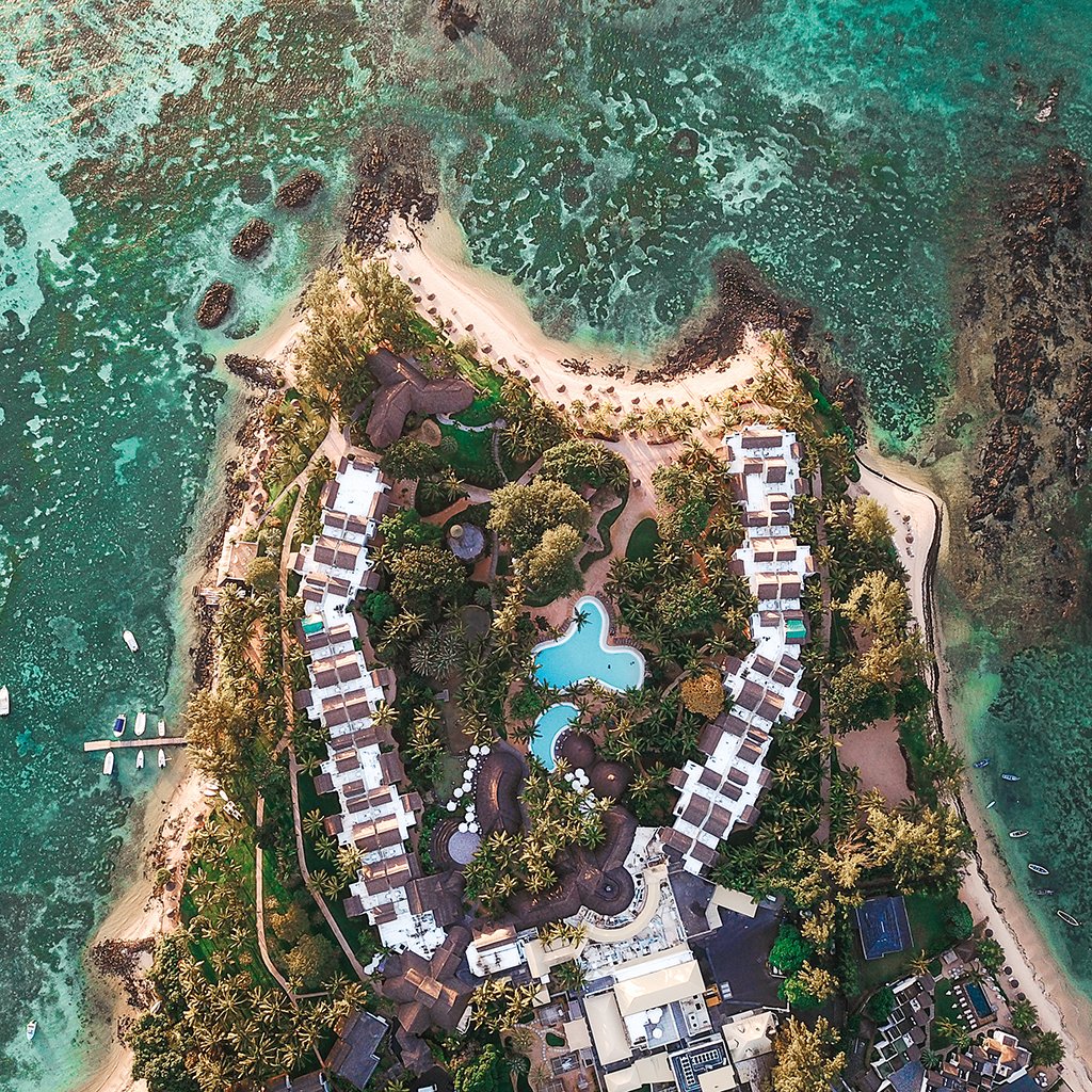 MUR_Ladies_Open's tweet photo. Our title sponsor: @Beachcomber_

Focus on @LeCanonnier which is welcoming many players of the @MUR_Ladies_Open. Residents of this resort enjoy preferential rates at the nearby @MC_Le_Golf and there is an excellent mini-golf located on the hotel grounds.

#Mauritius #Sponsor https://t.co/P6VEn5utH4