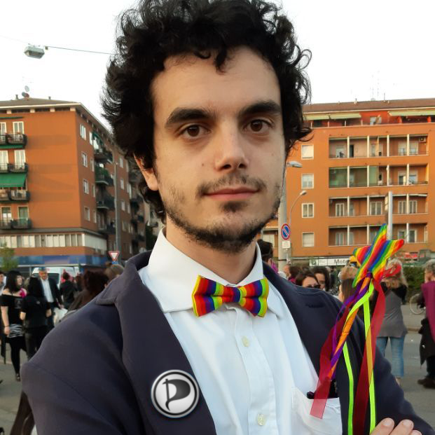 Tribunale di Milano. Il #PartitoPirata può darvi in anteprima la notizia che aspettavate: <a href="/evaristegal0is/">@evaristegal0is@mastodon.social</a> è #libero. La remissione della querela è stata accettata. Adesso inizia la campagna elettorale: non si aggredisce la #conoscenza, non si ferma la #condivisione. #Pirati!