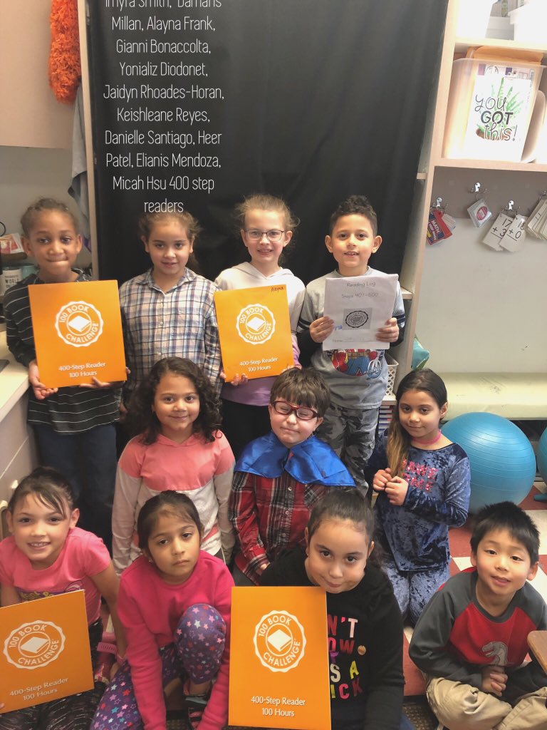 lmerbz's tweet photo. My reading superstars ✨ #readersgrowcedars https://t.co/1IHJmQDmDy