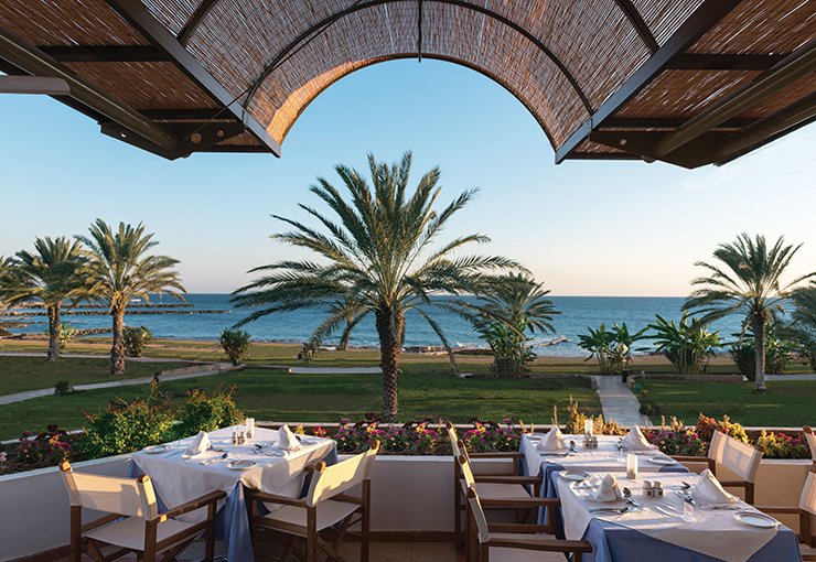 FirstForBridge's tweet image. The Athena Royal Beach Hotel is ideally situated for a bridge holiday, offering a flat coastal walk to Paphos Harbour and lots of facilities nearby... we've even arranged a complimentary bowling package for our clients, &amp;amp; perhaps a dance class or two! ow.ly/JgxV50qD78m