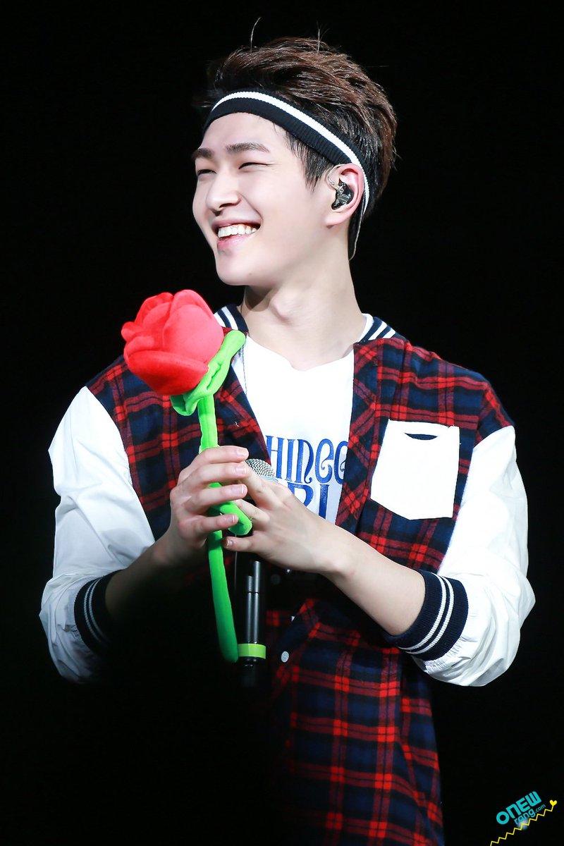 Hair style up Jinki + headband? Hell yes. 