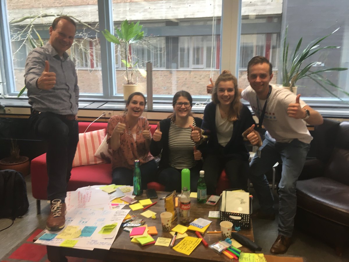 gerjanboer's tweet photo. Gisteren was ik designcoach voor team Nurses4Nurses, de winnaar van @HH_Nijmegen. “Stresspreventie in de zorg”, wat een mooi thema! #ServiceDesign for #HR, omdat het kan. Team, bedankt! 
10 mei is de finale. Competition, be aware, ze komen eraan! #DutchHH19 @INFORMAAT @reshape https://t.co/cV89jmiqxD