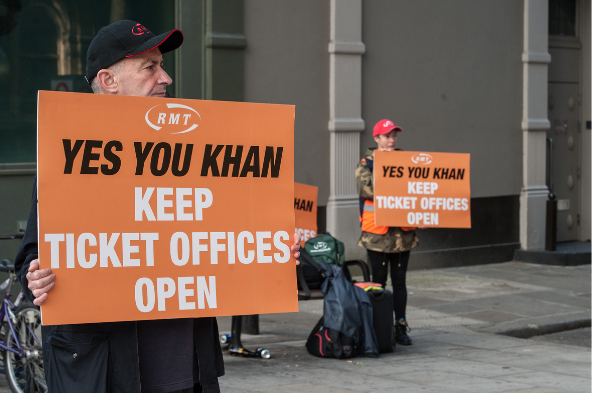 RMTunion's tweet photo. @RMTunion members on @LDNOverground secure major victory over ticket office closures
https://t.co/CsrcCdNn3z https://t.co/qlprF2IbS9