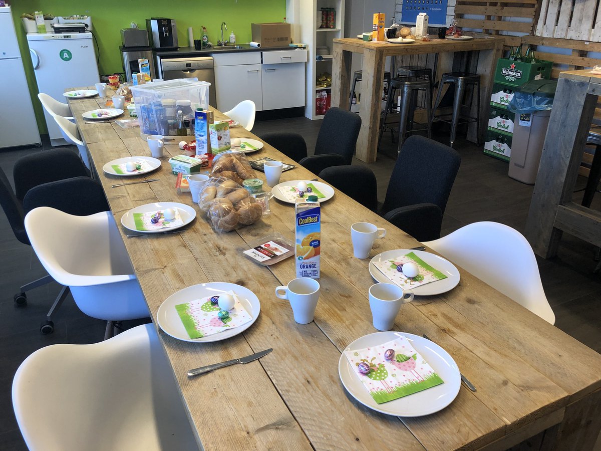 Een heuse paaslunch op kantoor! 🙏🐰