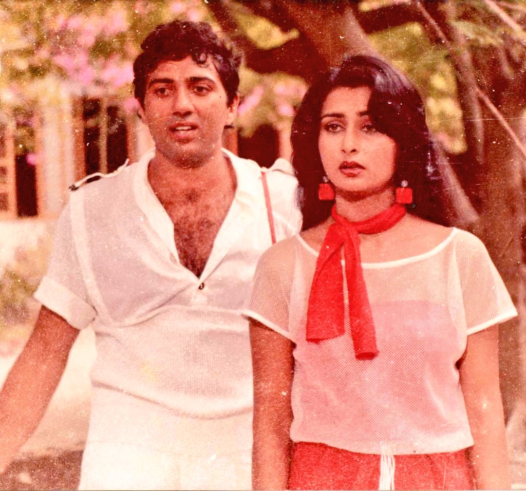 iam_Suresh_s4's tweet photo. #HappyBirthdayPoonamDhillon
#SunnyDeol and #PoonamDhillon in the movies:
Sohni Mahiwal 1984
Saveray Wali Gaadi (1986)
Samundar (1986)
#BollywoodFlashback #screencouples #collage
@iamsunnydeol @poonamdhillon @sowika71 @BollySpy @HimeshMankad @hena_bobby https://t.co/NT3M38vg50