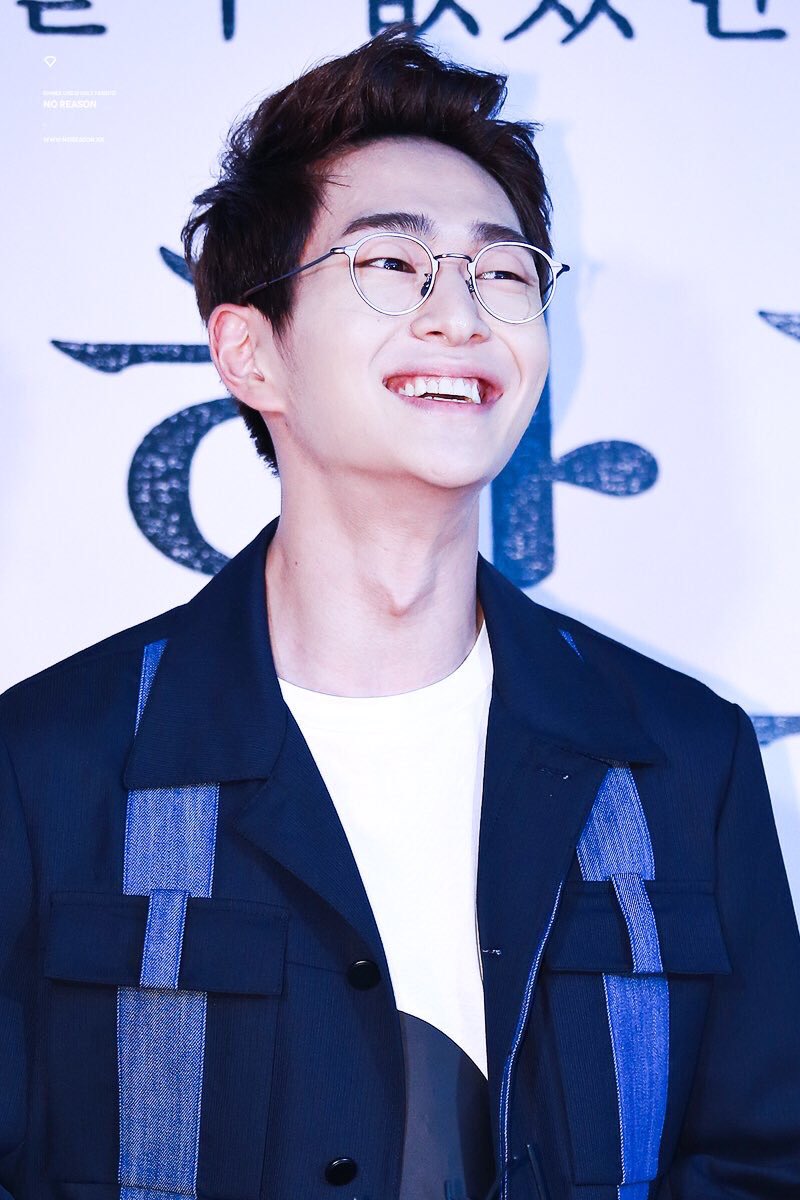 If we talk about Jinki with hairstyle up, then we could never miss this one. 