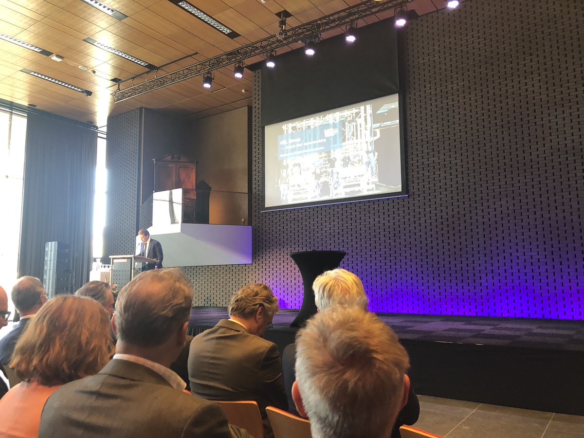 President Willem van der Leegte <a href="/VDL_Groep/">VDL Groep</a> bij afscheid @BertPauli over verleden en toekomst van de brabantse economie l #innovatiekracht #kennis #digitalisering #vakmanschap #automatiseren #inclusief #samenwerking