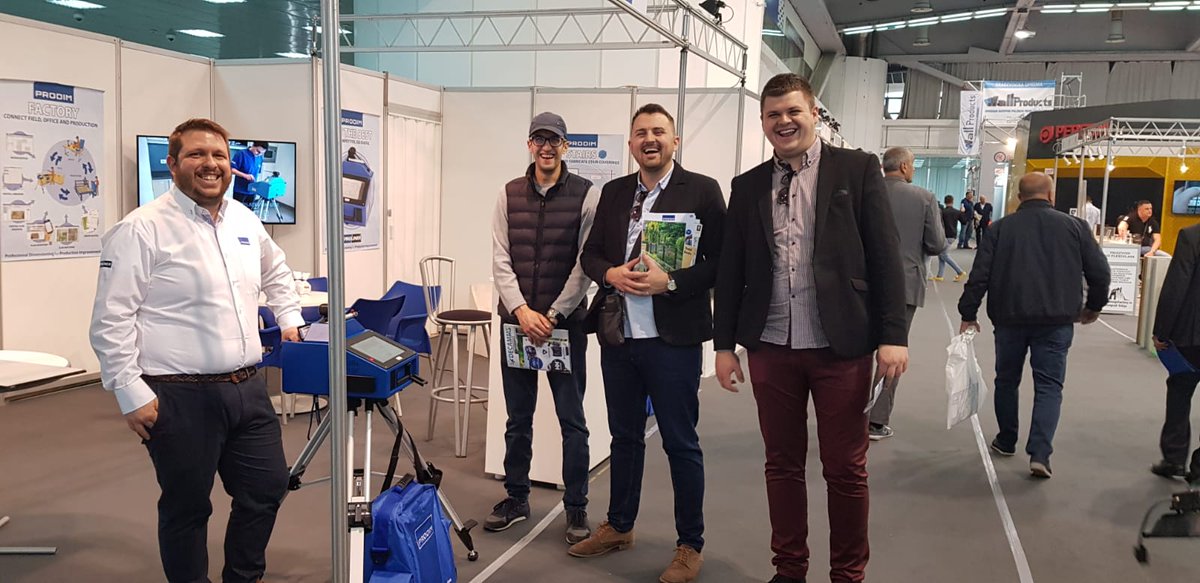 Prodim_Proliner's tweet photo. This is what happens when you see Proliner #measuring #technology in practice first hand, you smile :-). Meet us at #SEEBBE2019 in Hall 4 >> Stand 4051 to experience it yourself >> https://t.co/7UXR0v8m2S #SEEBBE https://t.co/5amwtx1Ano