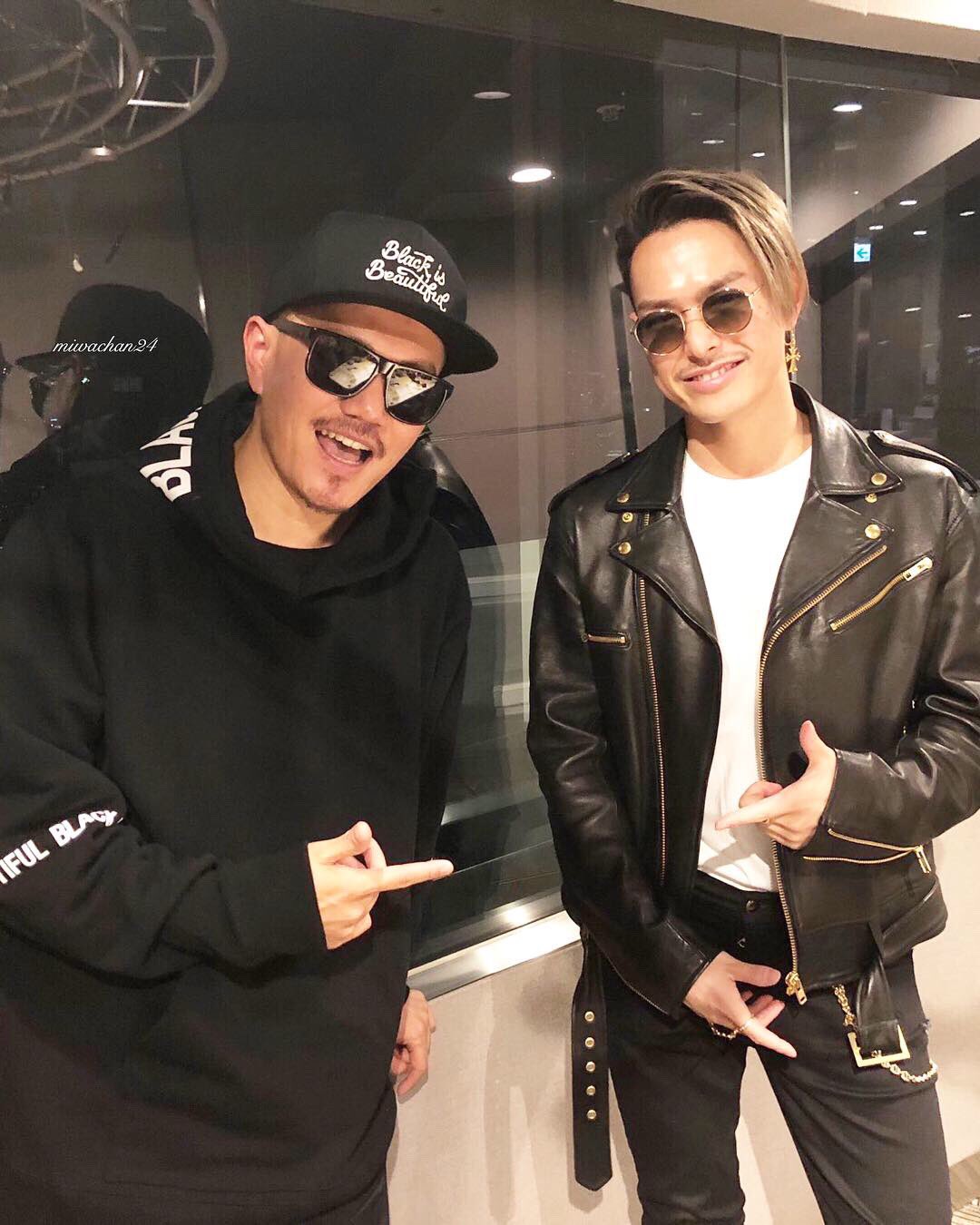 Miwa24at430 Sur Twitter 嬉しすぎる念願のtwo Shot に泣きそうです 宝物picです 壁紙に決定 大好きな2人 Atsushiさんと隆二くん ずっとずっと幸せでいてね Exileatsushi 今市隆二 T Co Sngtwnjgxu Twitter